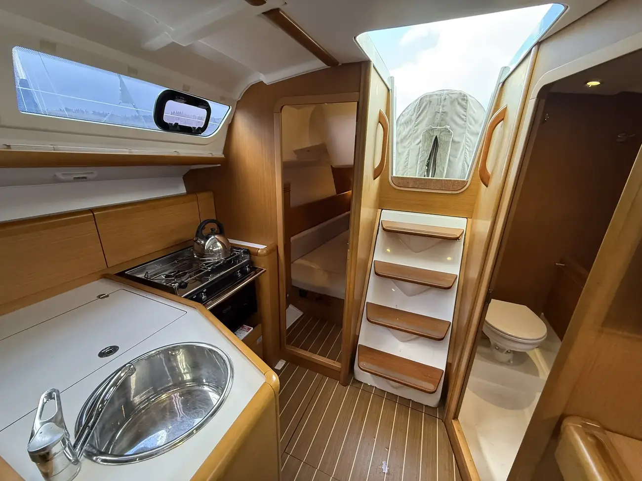 Jeanneau Sun Odyssey 33i - Image 35