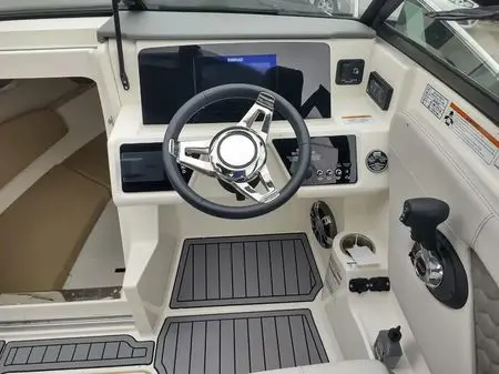 Sea Ray 230 Sunsport - Image 28
