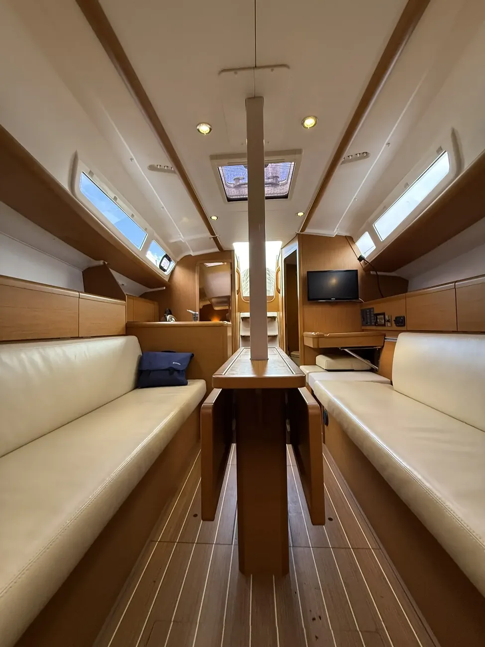 Jeanneau Sun Odyssey 33i - Image 46