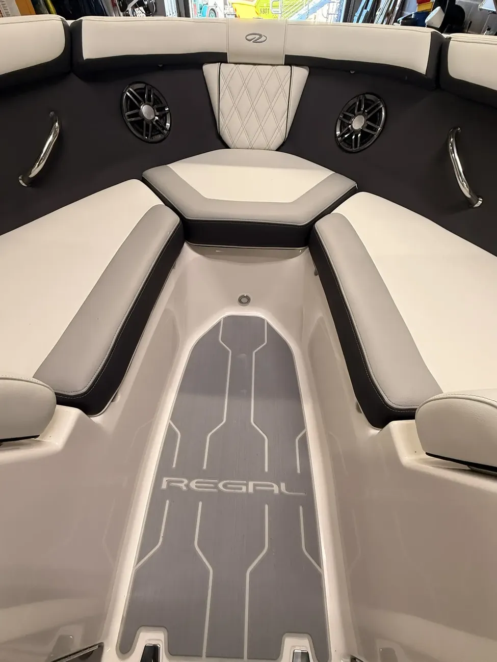 Regal 2000 ESX - Image 130