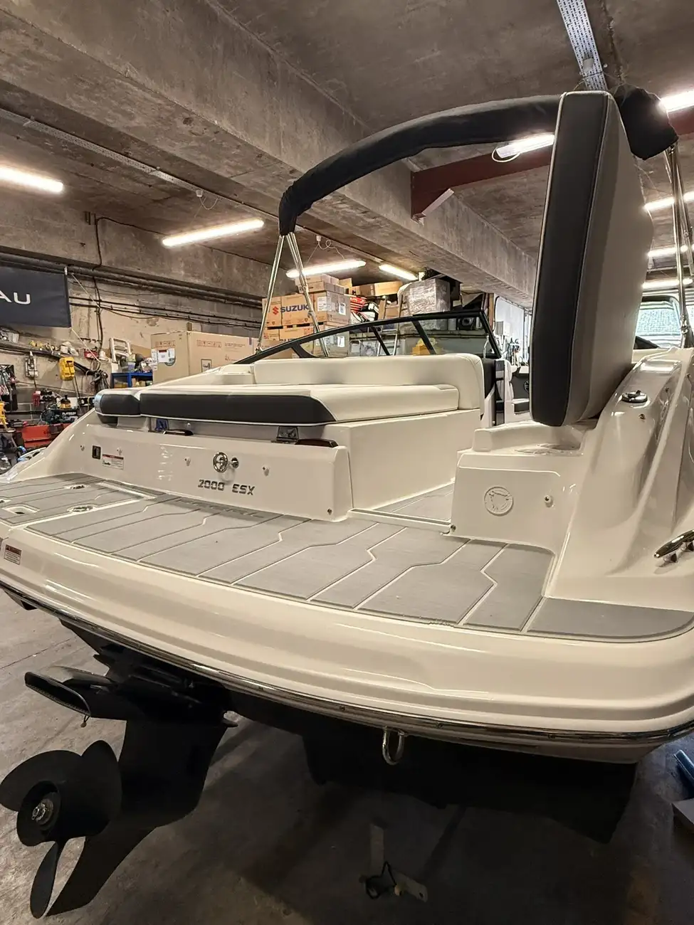 Regal 2000 ESX - Image 108