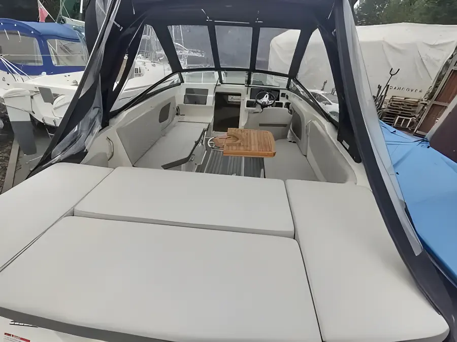 Sea Ray 230 Sunsport - Image 19