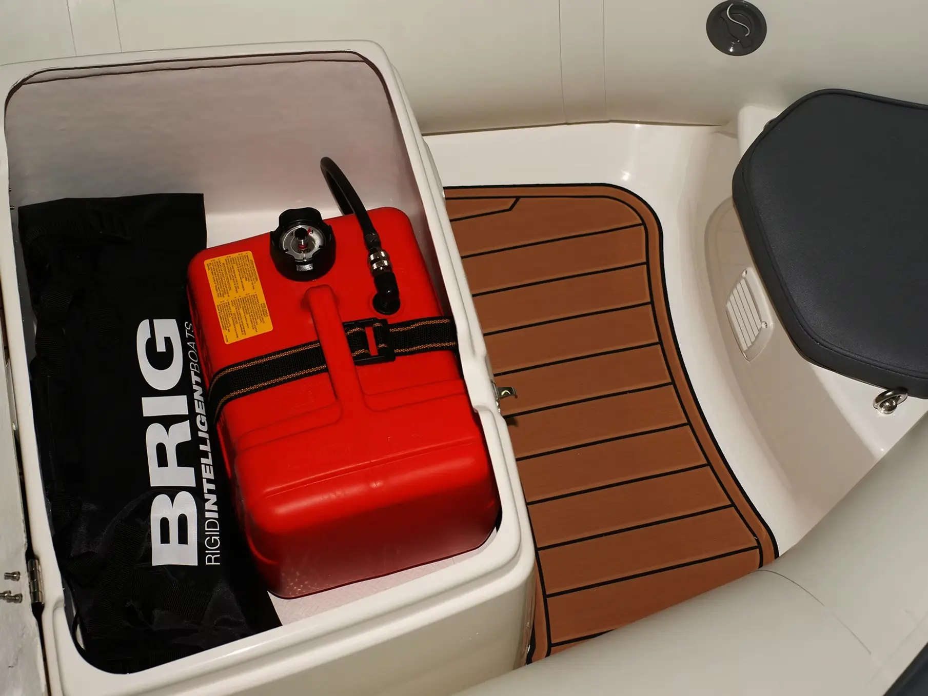 Brig Falcon 330 - Image 10