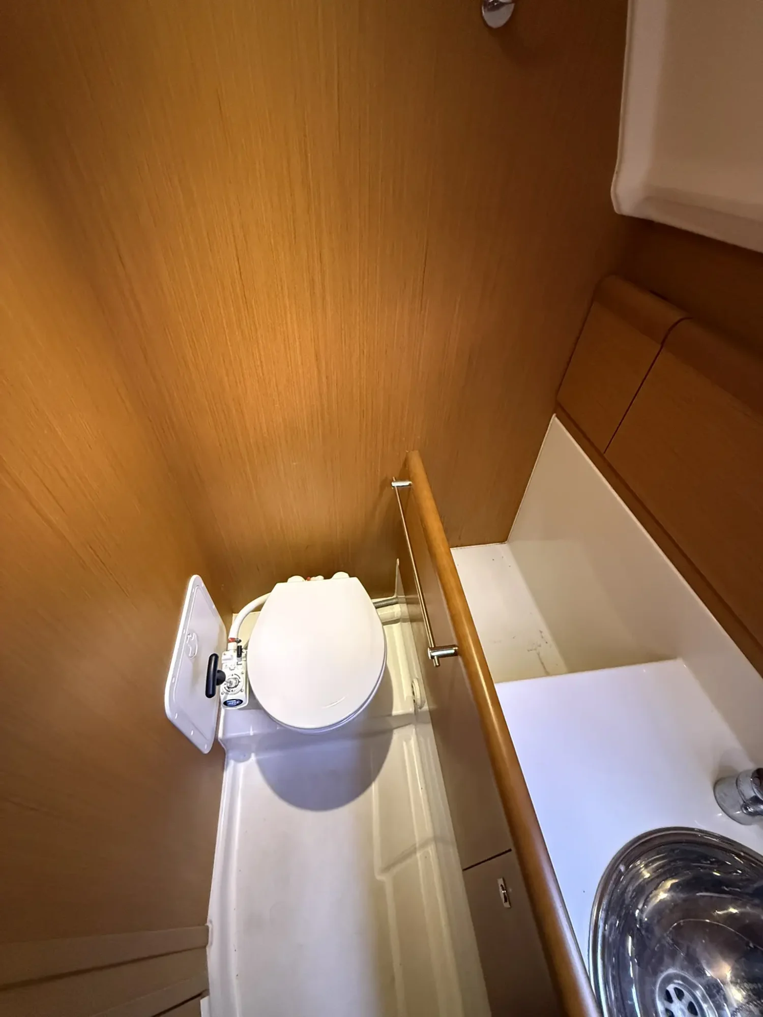 Jeanneau Sun Odyssey 33i - Image 43