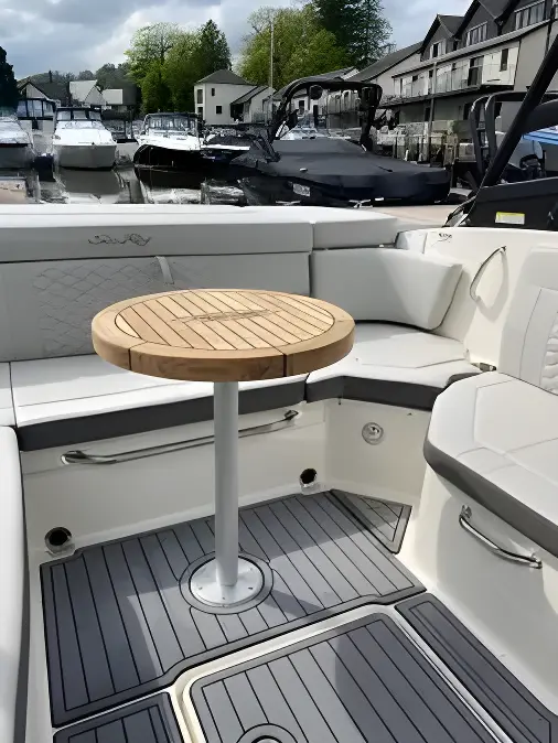 Sea Ray 230 Sunsport - Image 12