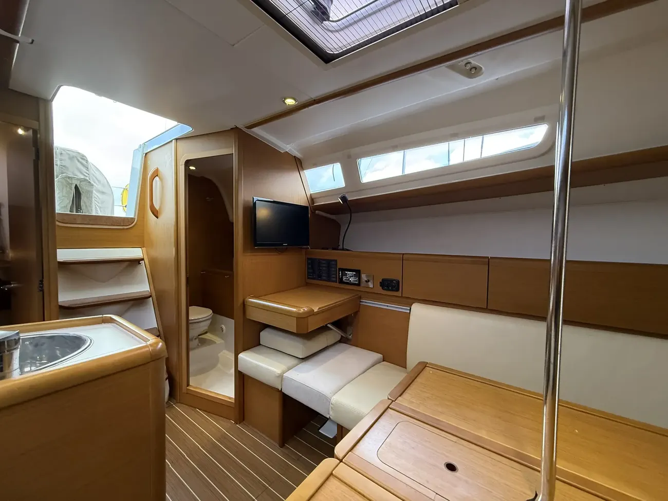 Jeanneau Sun Odyssey 33i - Image 28