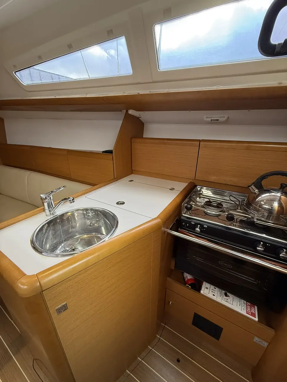 Jeanneau Sun Odyssey 33i - Image 54