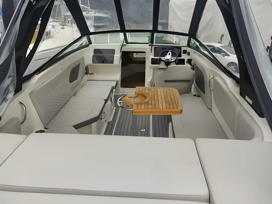 Sea Ray 230 Sunsport - Image 21