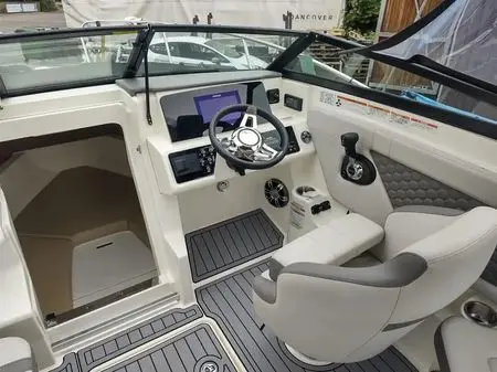 Sea Ray 230 Sunsport - Image 26