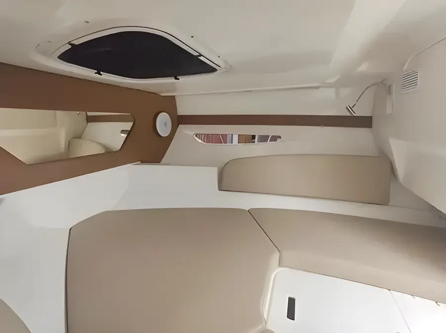 Sea Ray 230 Sunsport - Image 29