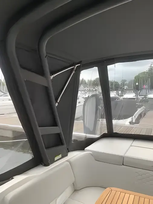 Sea Ray 230 Sunsport - Image 11