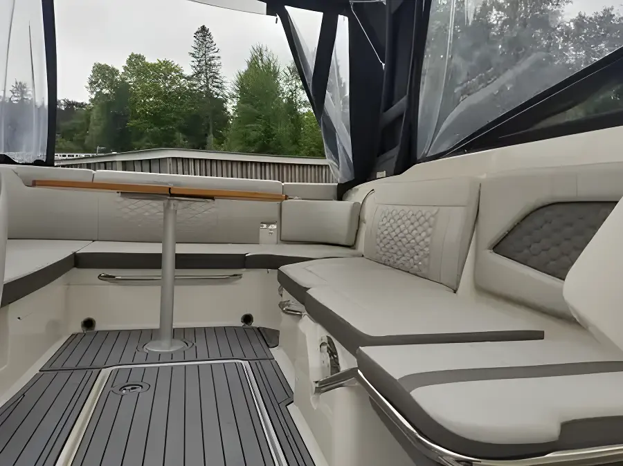 Sea Ray 230 Sunsport - Image 27