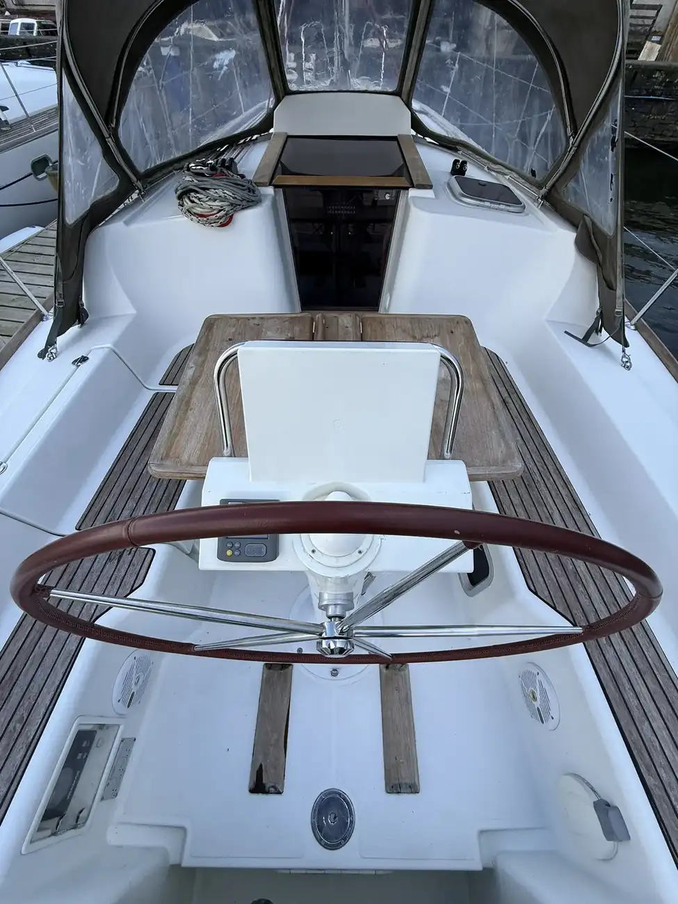 Jeanneau Sun Odyssey 33i - Image 12