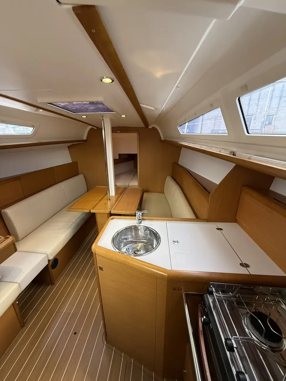 Jeanneau Sun Odyssey 33i - Image 40