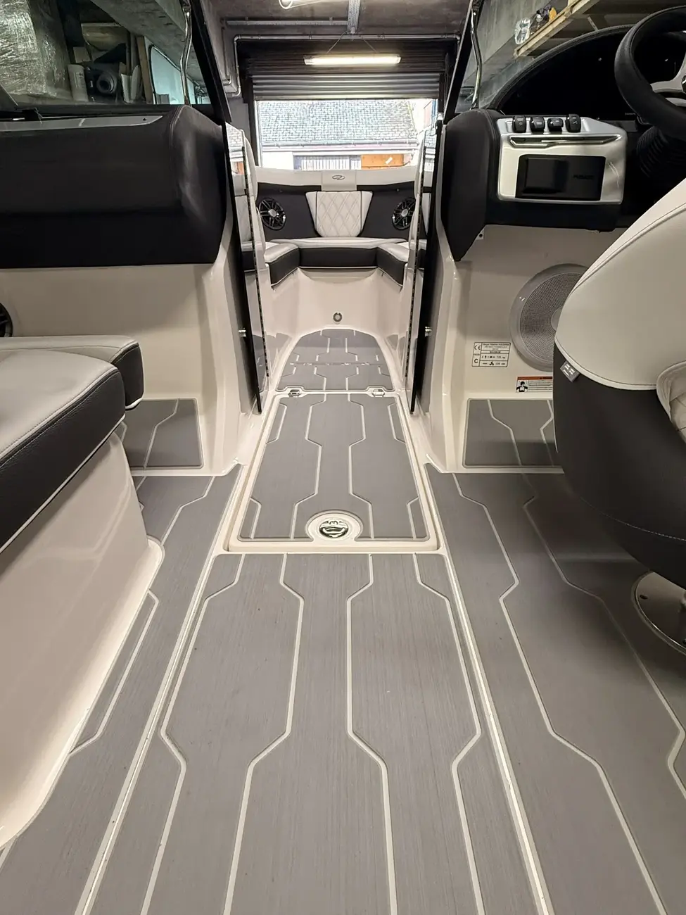 Regal 2000 ESX - Image 119